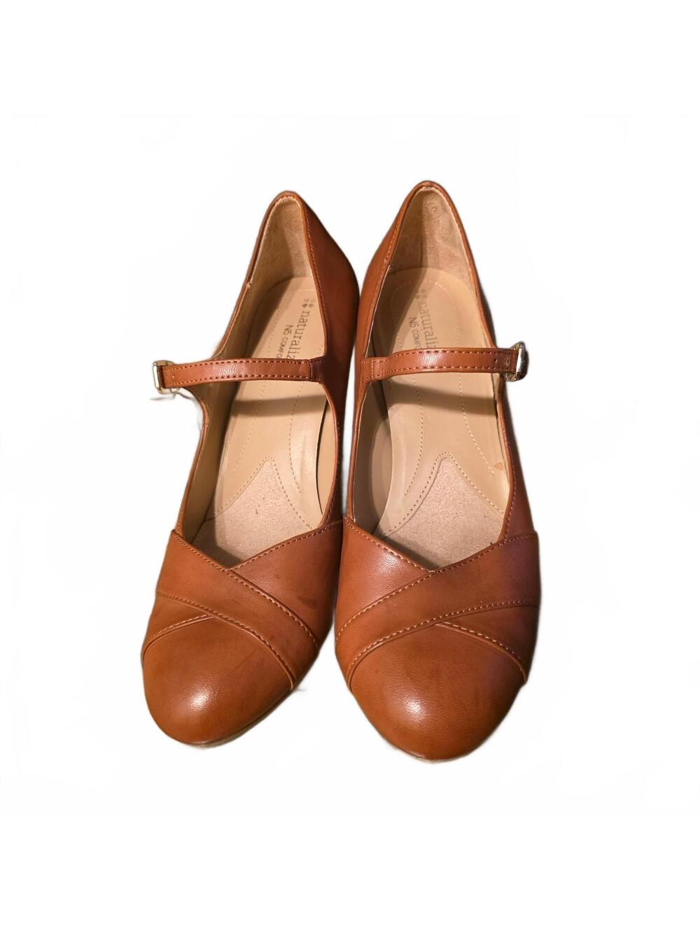 Size 8 - Naturalizer N5 Comfort brown Mary Jane heels